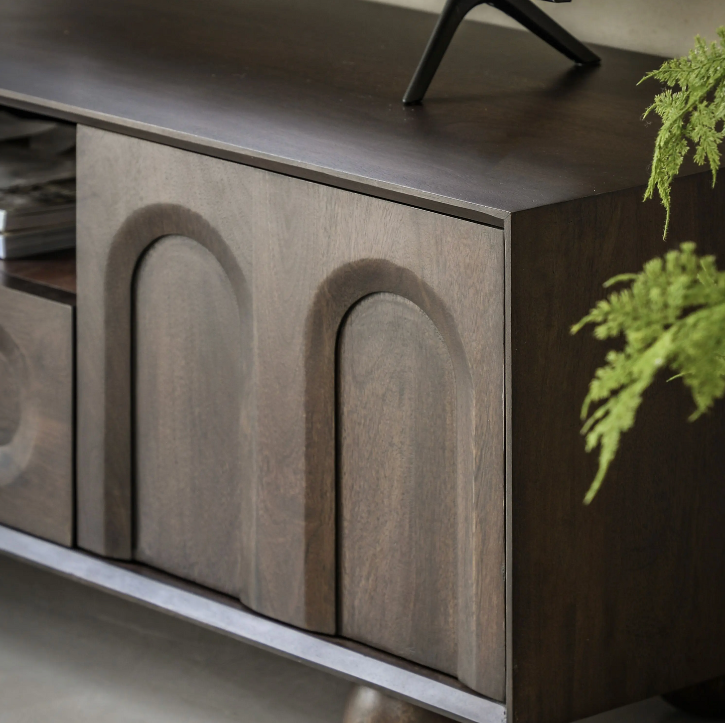 Arc Media Unit 140cm